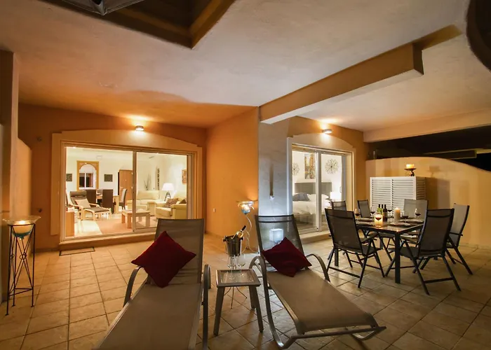 Aloha Hill Club Lluxury 5 Star Golf Resort Near Puerto Banus And Marbella